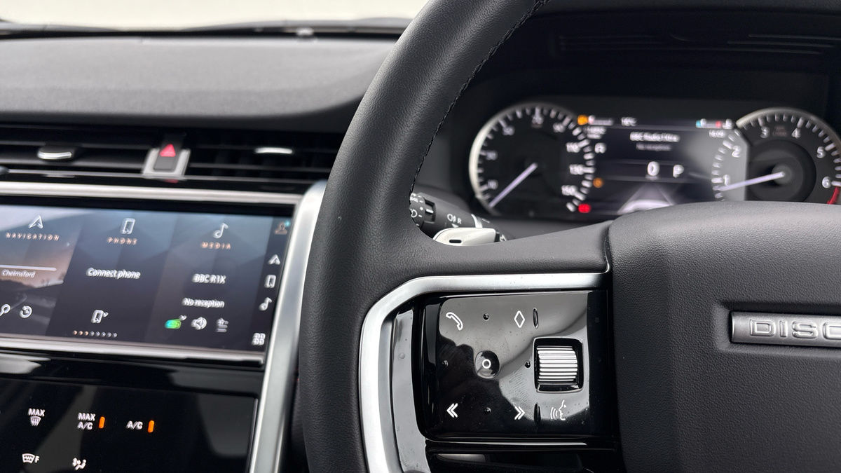 Land Rover Discovery Sport Image 13