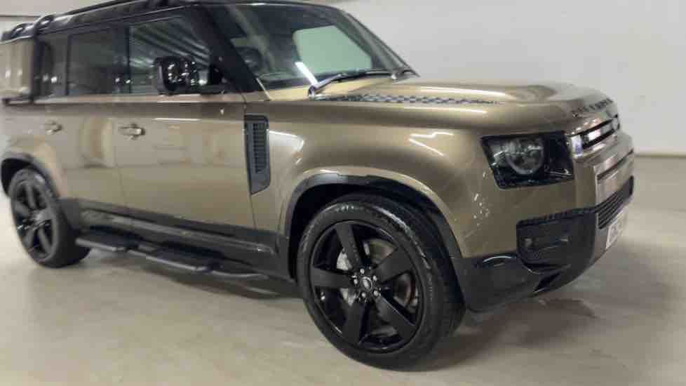 More views of Land Rover Defender 110