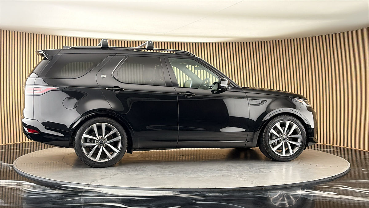 More views of Land Rover Discovery