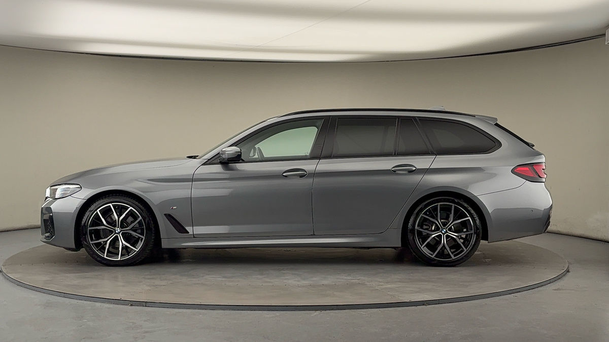 BMW 5 Series Image 15