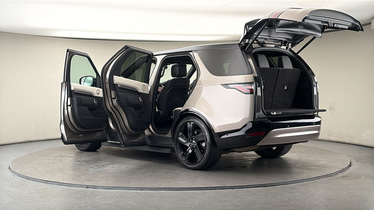 More views of Land Rover Discovery