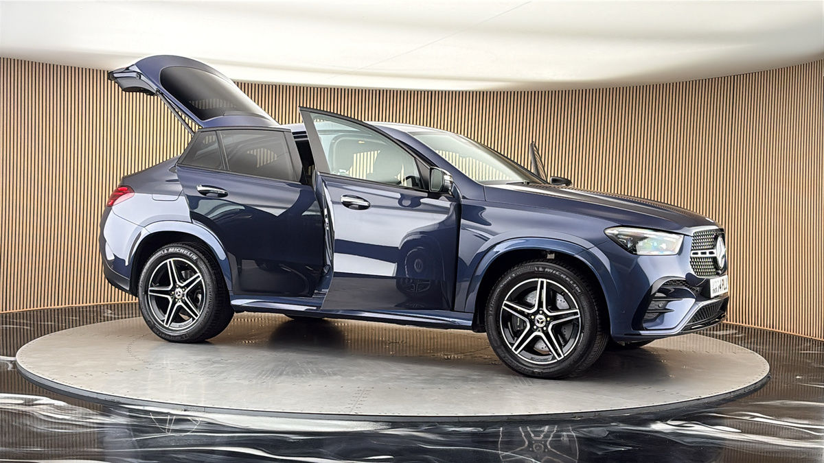 More views of Mercedes-Benz GLE
