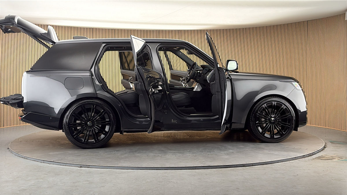 More views of Land Rover Range Rover