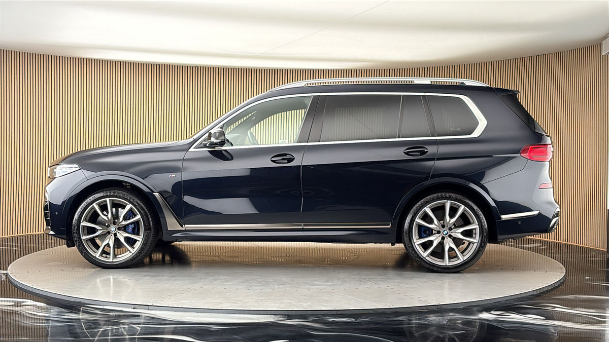 More views of BMW X7