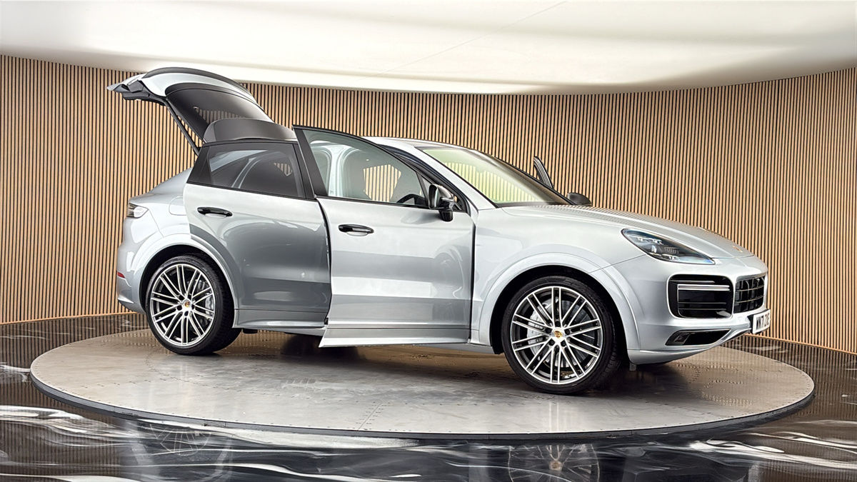 More views of Porsche Cayenne