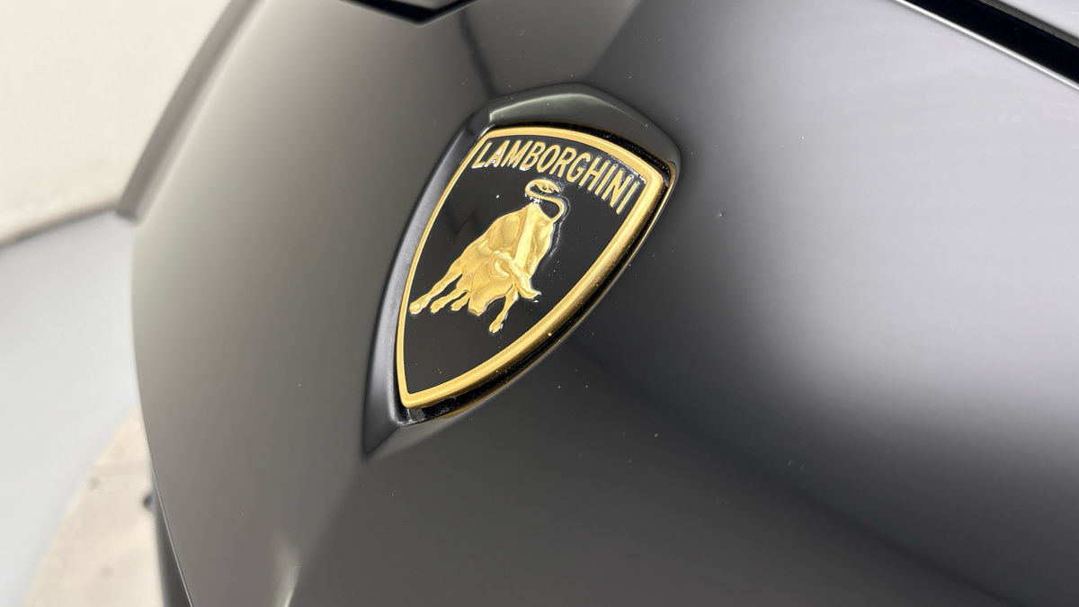 Lamborghini Urus Image 24