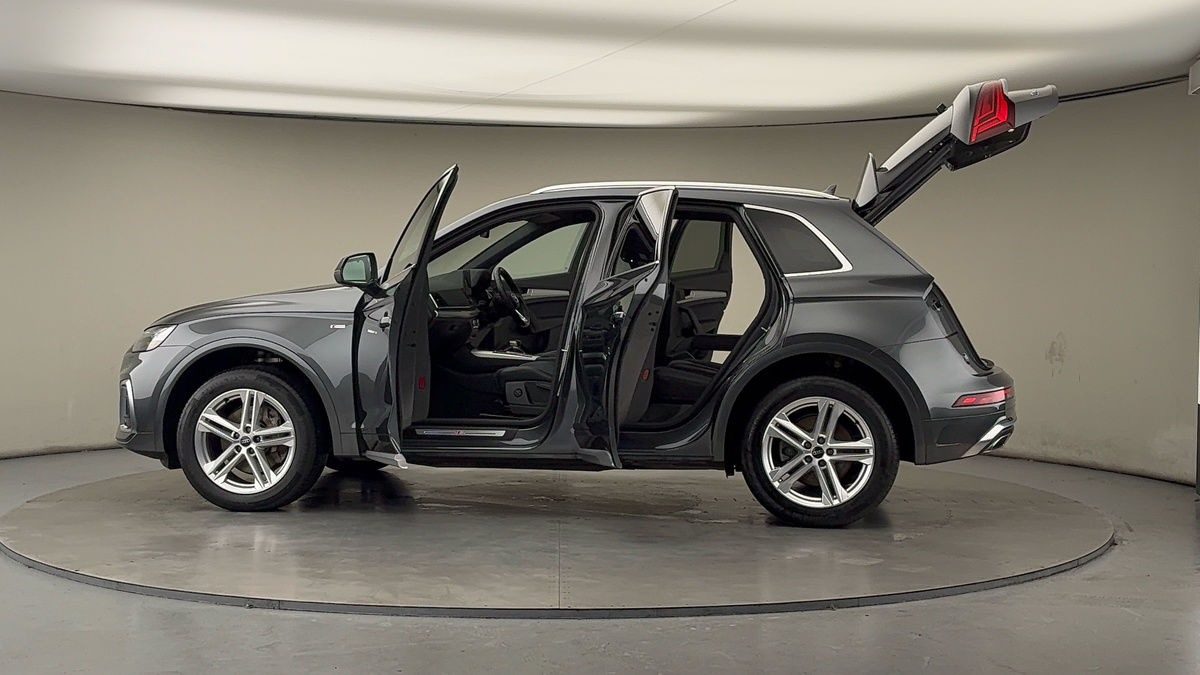 More views of Audi Q5