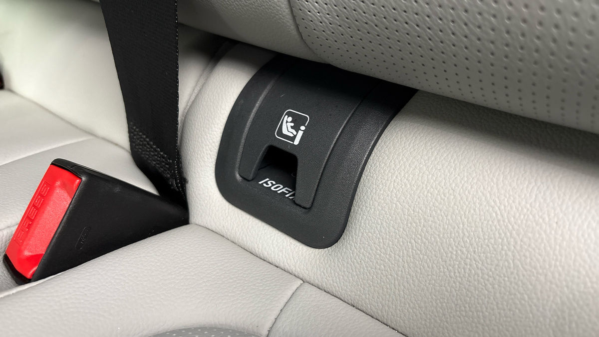 Jaguar E-PACE Image 6
