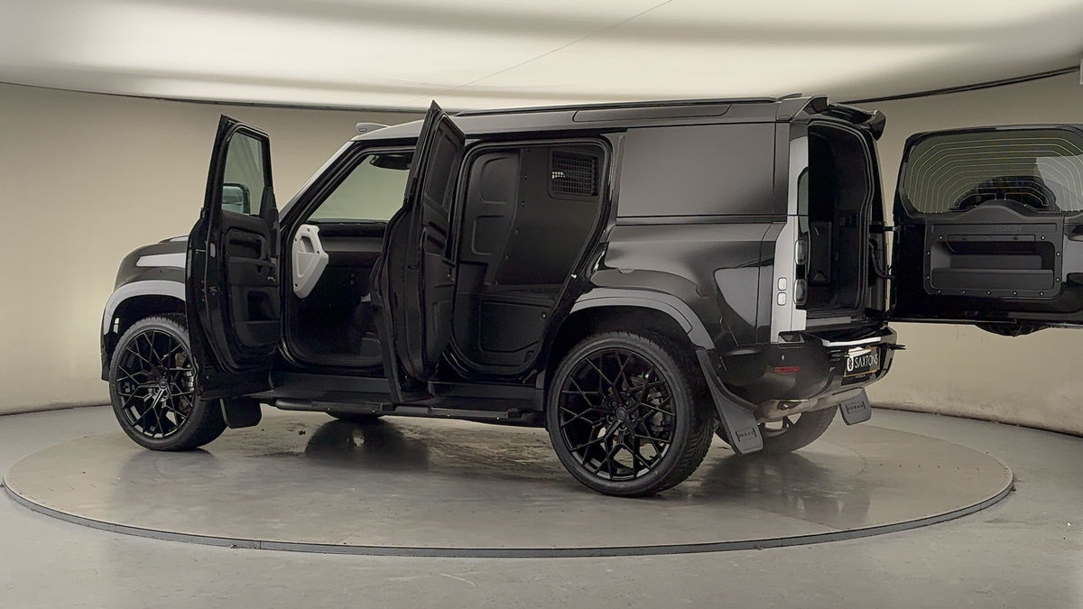 More views of Land Rover Defender 110