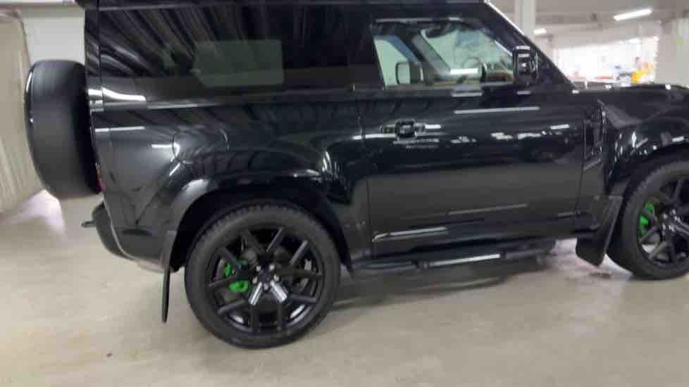 More views of Land Rover Defender 90