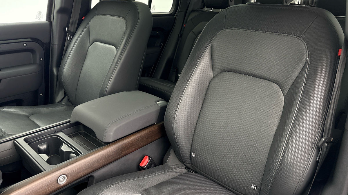 Land Rover Defender 110 Urban Image 13