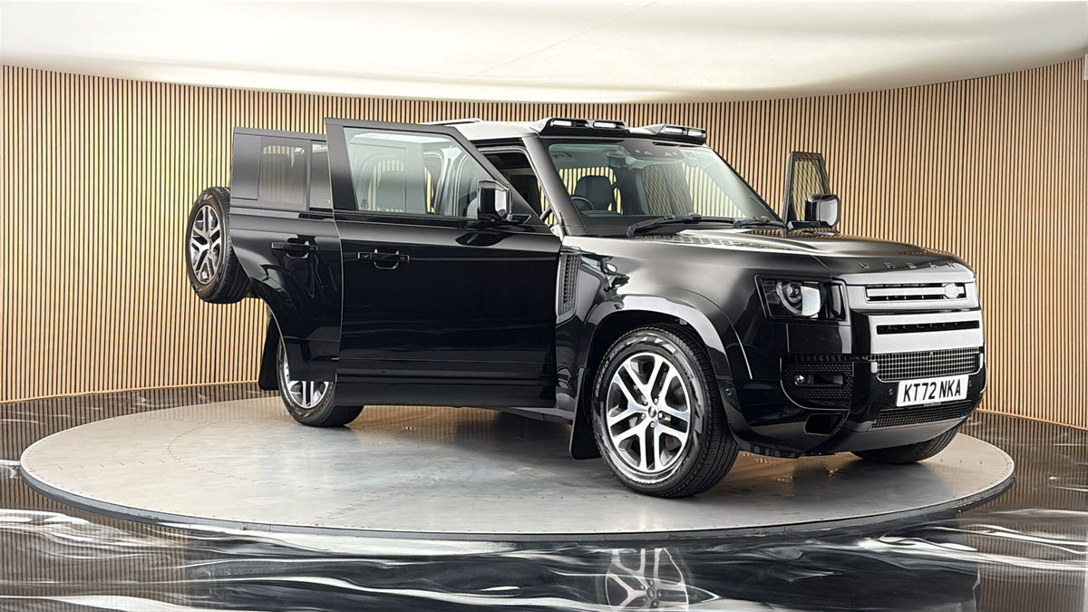 More views of Land Rover Defender 110