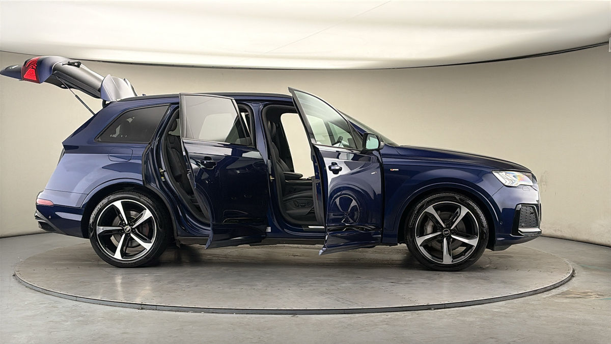 More views of Audi Q7