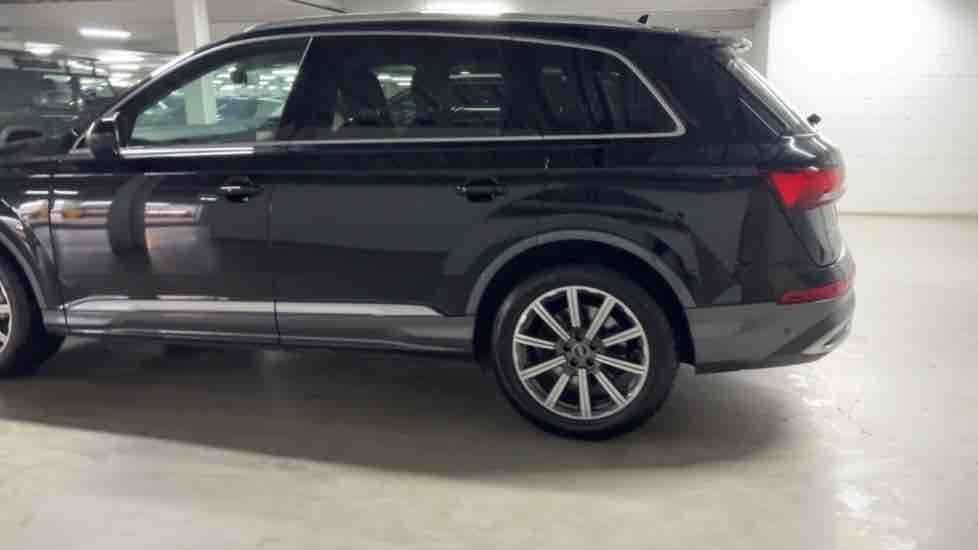 More views of Audi Q7