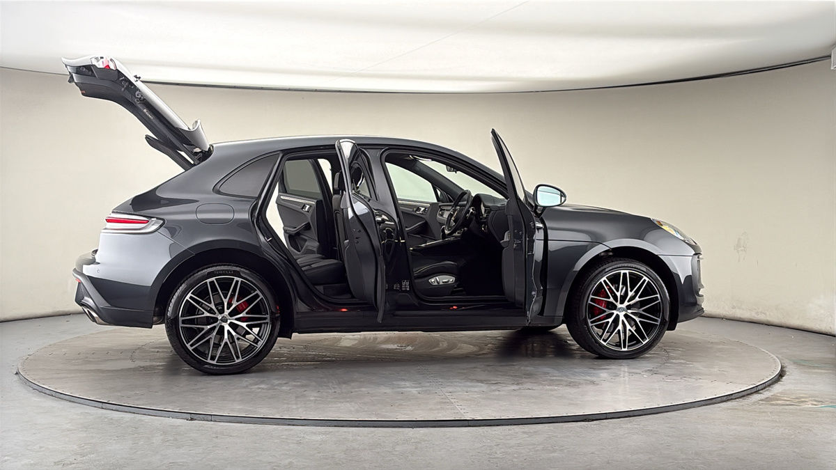 More views of Porsche Macan