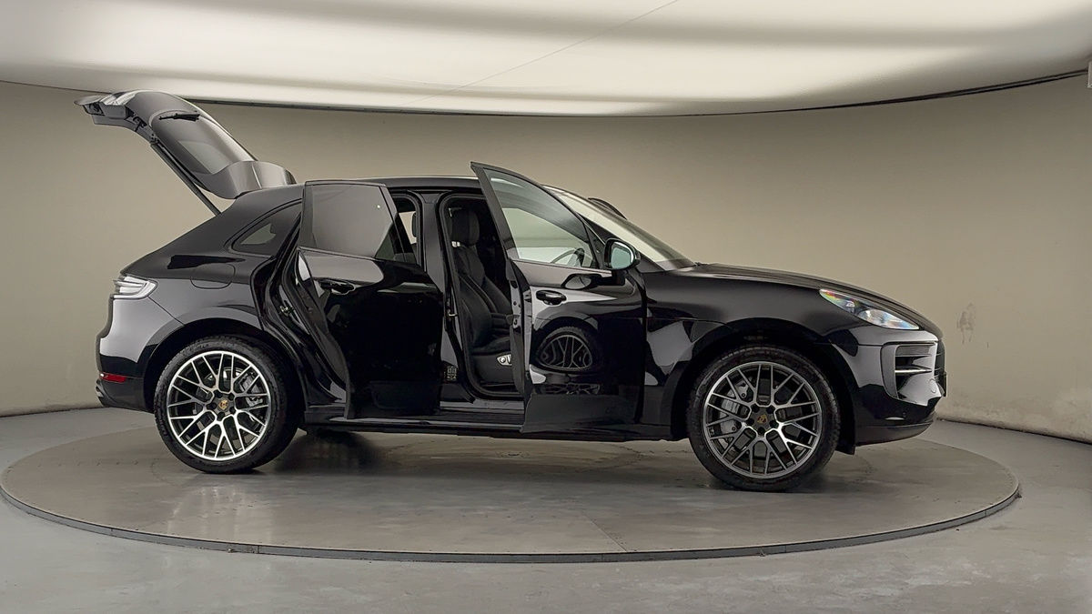 More views of Porsche Macan