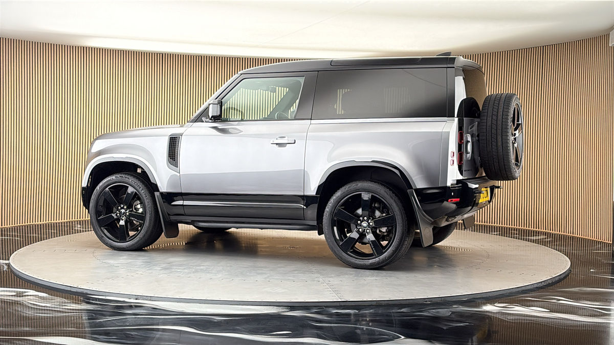 More views of Land Rover Defender 90
