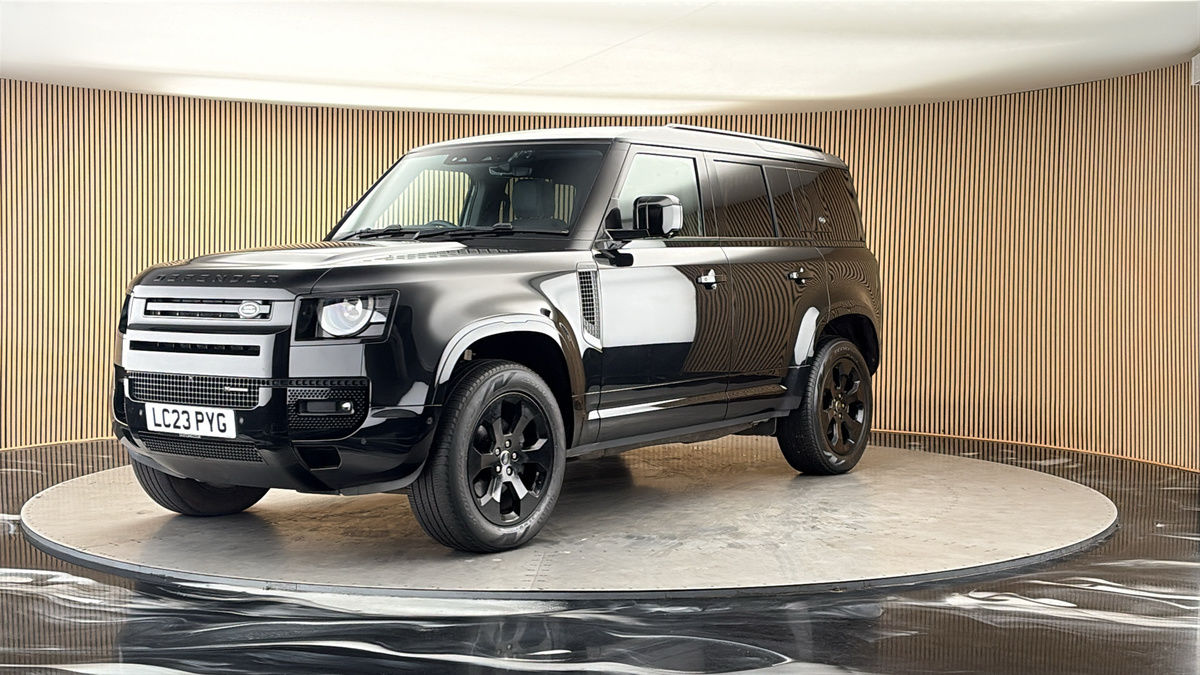 More views of Land Rover Defender 110