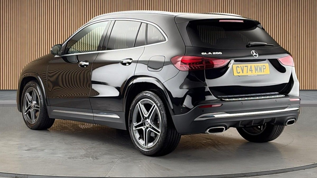 Mercedes-Benz GLA Image 2