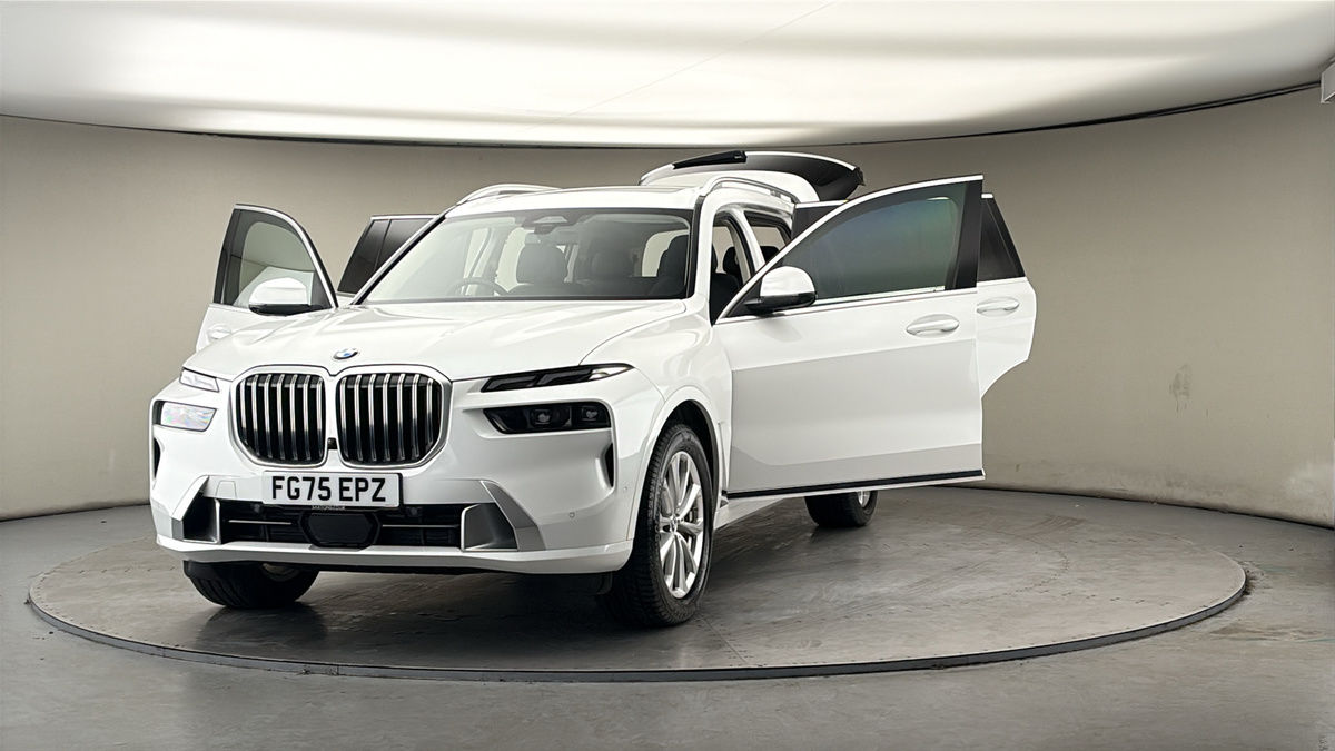 More views of BMW X7