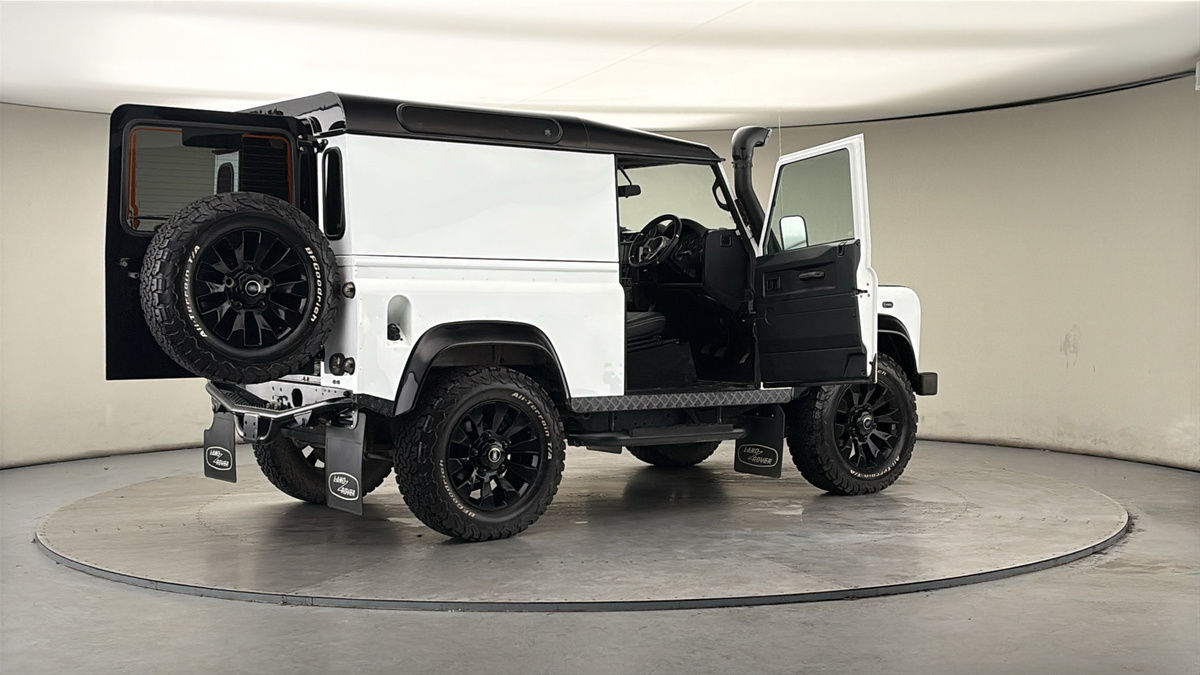 More views of Land Rover Defender 90
