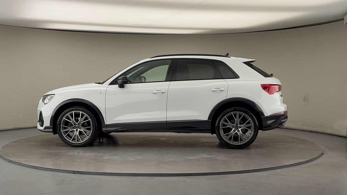 More views of Audi Q3