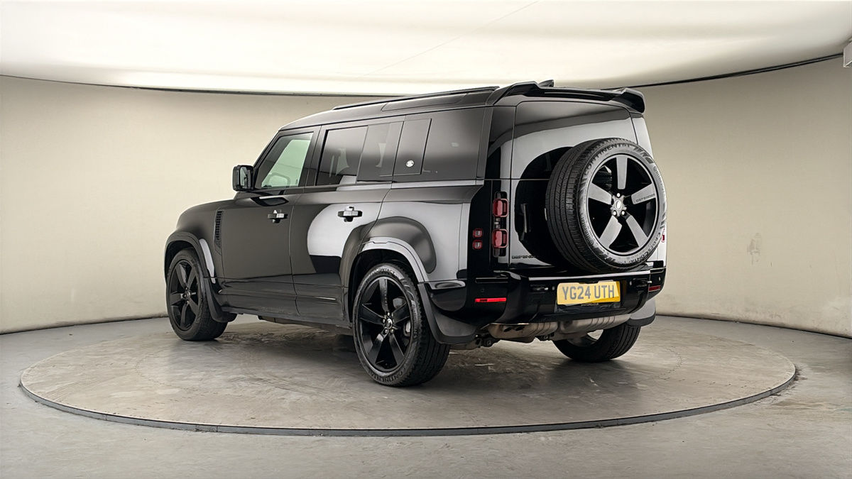 Land Rover Defender 110 Image 2