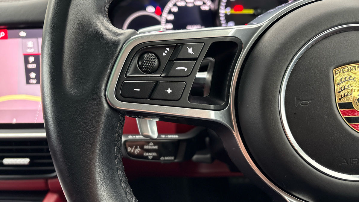 Porsche Cayenne Image 13