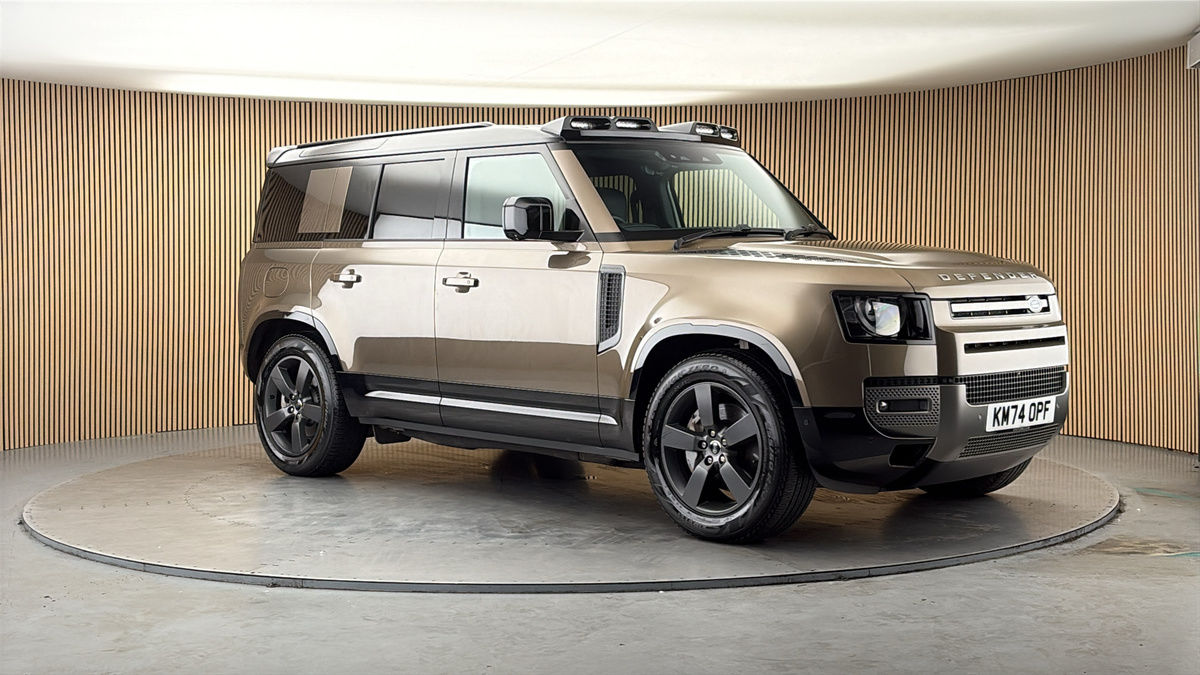 More views of Land Rover Defender 110