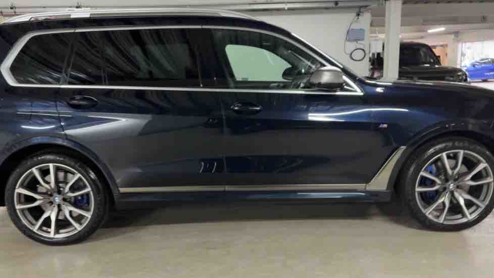 More views of BMW X7
