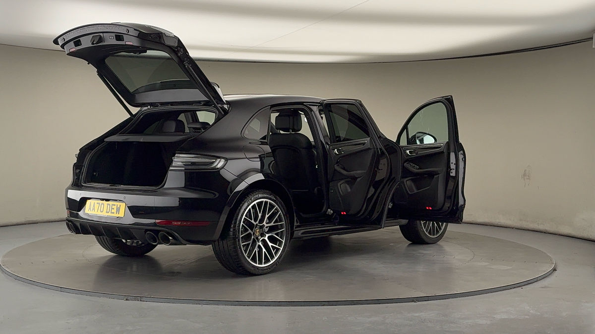 More views of Porsche Macan