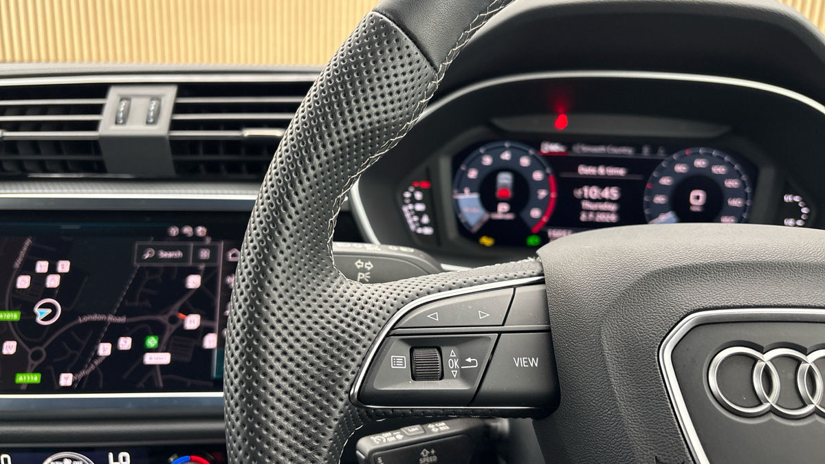 Audi Q3 Image 13