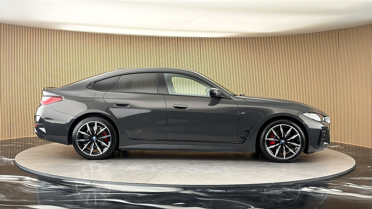 BMW i4 Image 17
