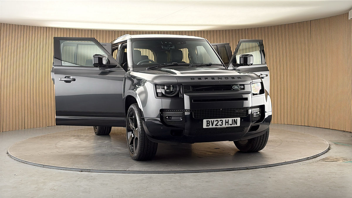 More views of Land Rover Defender 110