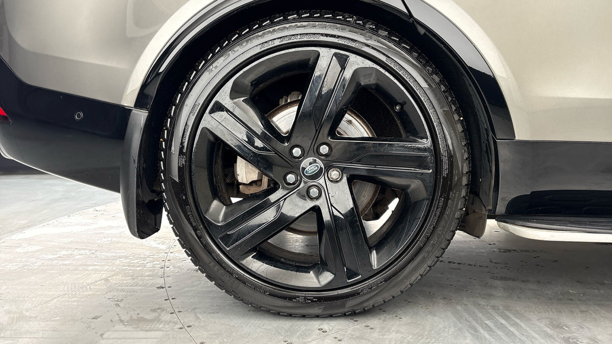 Land Rover Discovery Image 10