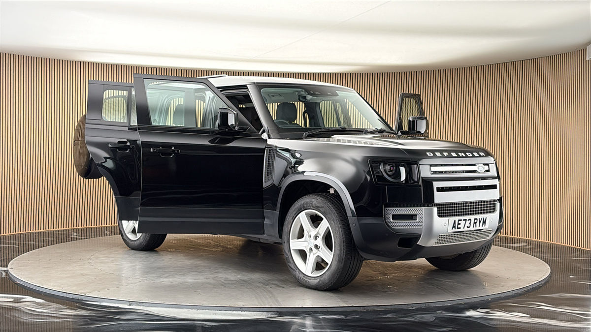 More views of Land Rover Defender 110