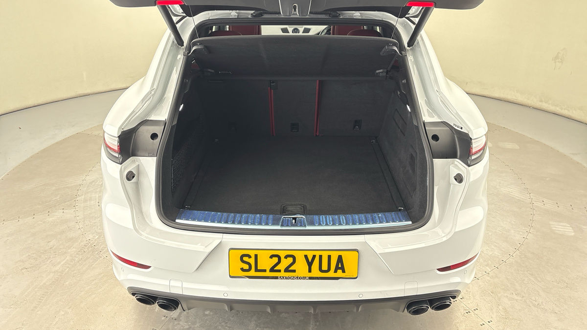 Porsche Cayenne Image 11