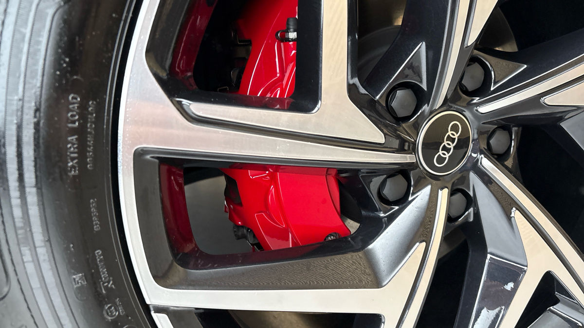 Audi Q6 e-tron Image 39