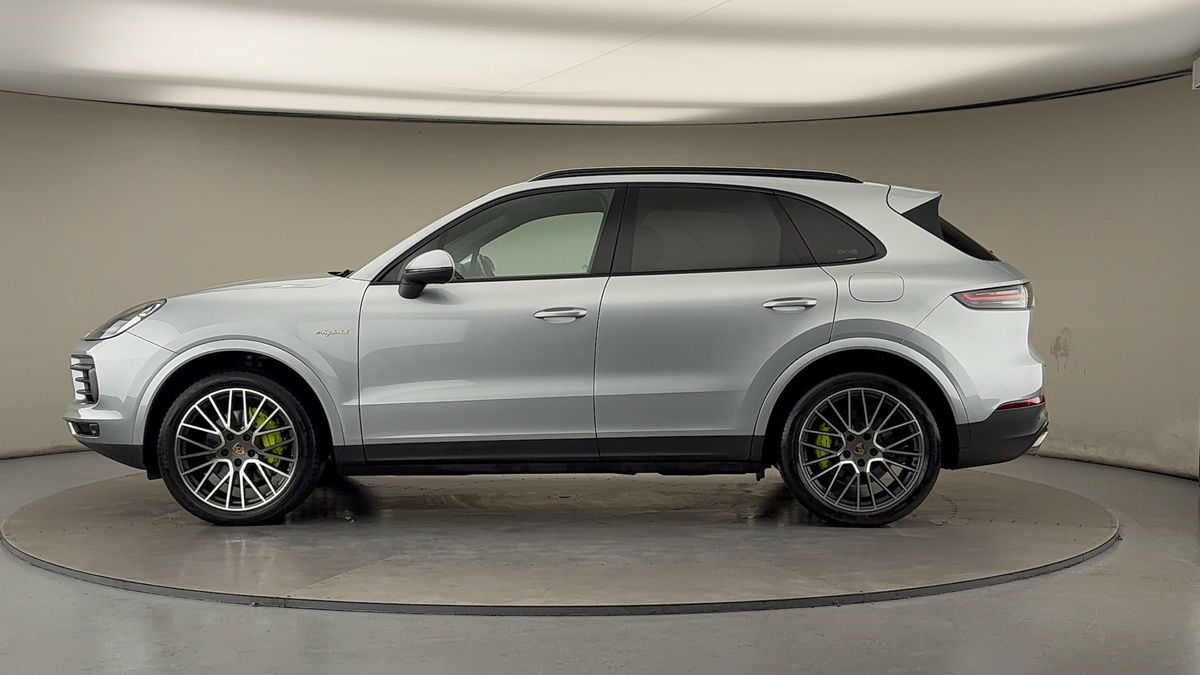 Porsche Cayenne Image 15