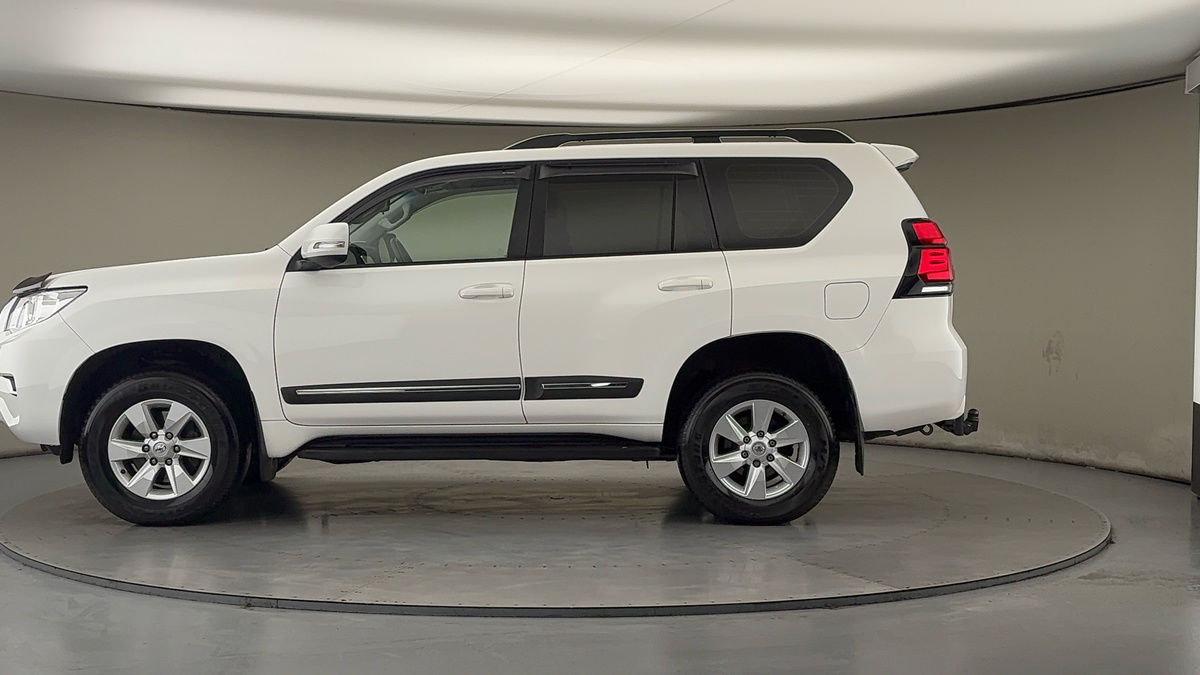 Toyota Land Cruiser Image 15