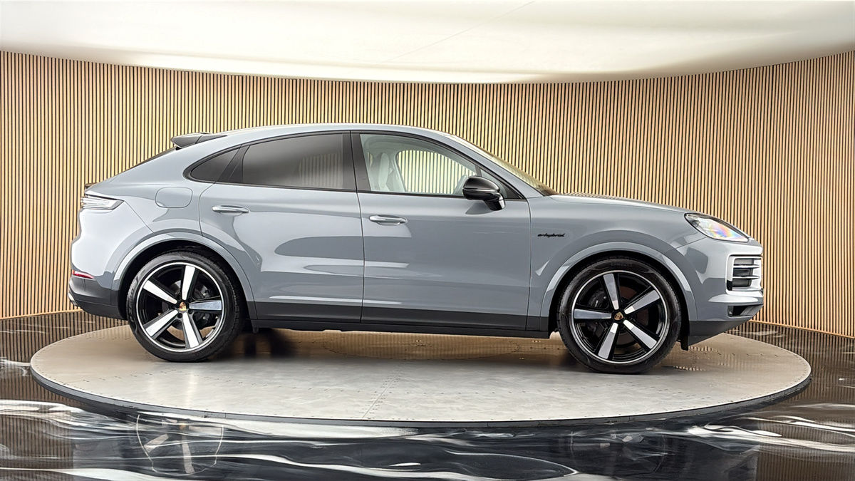 More views of Porsche Cayenne