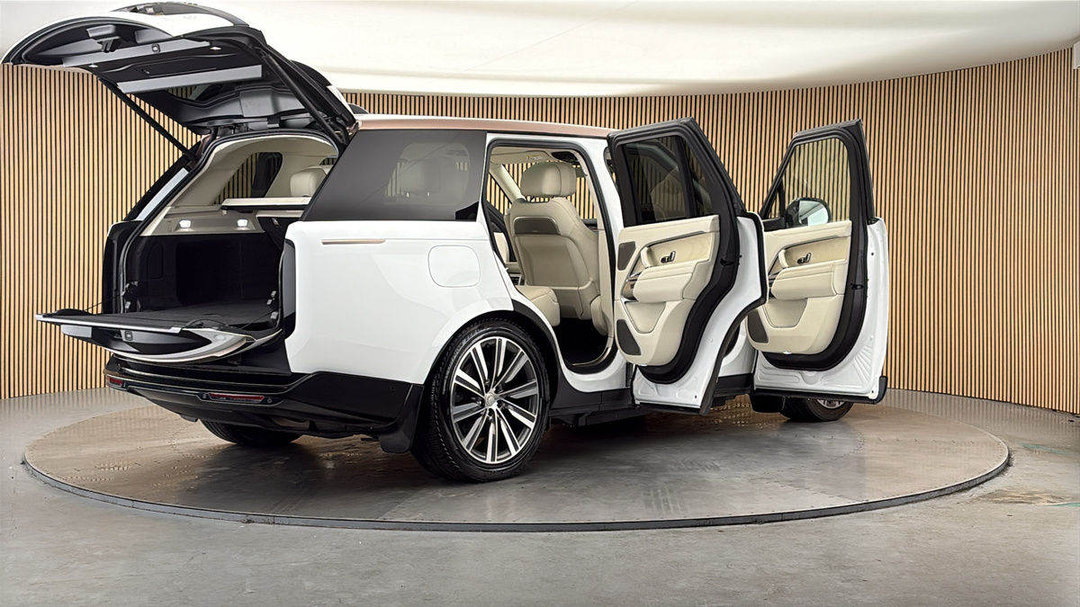More views of Land Rover Range Rover