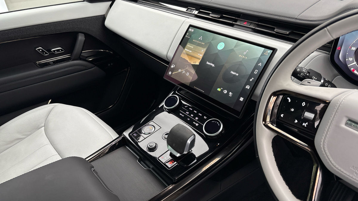 Land Rover Range Rover Sport Image 18