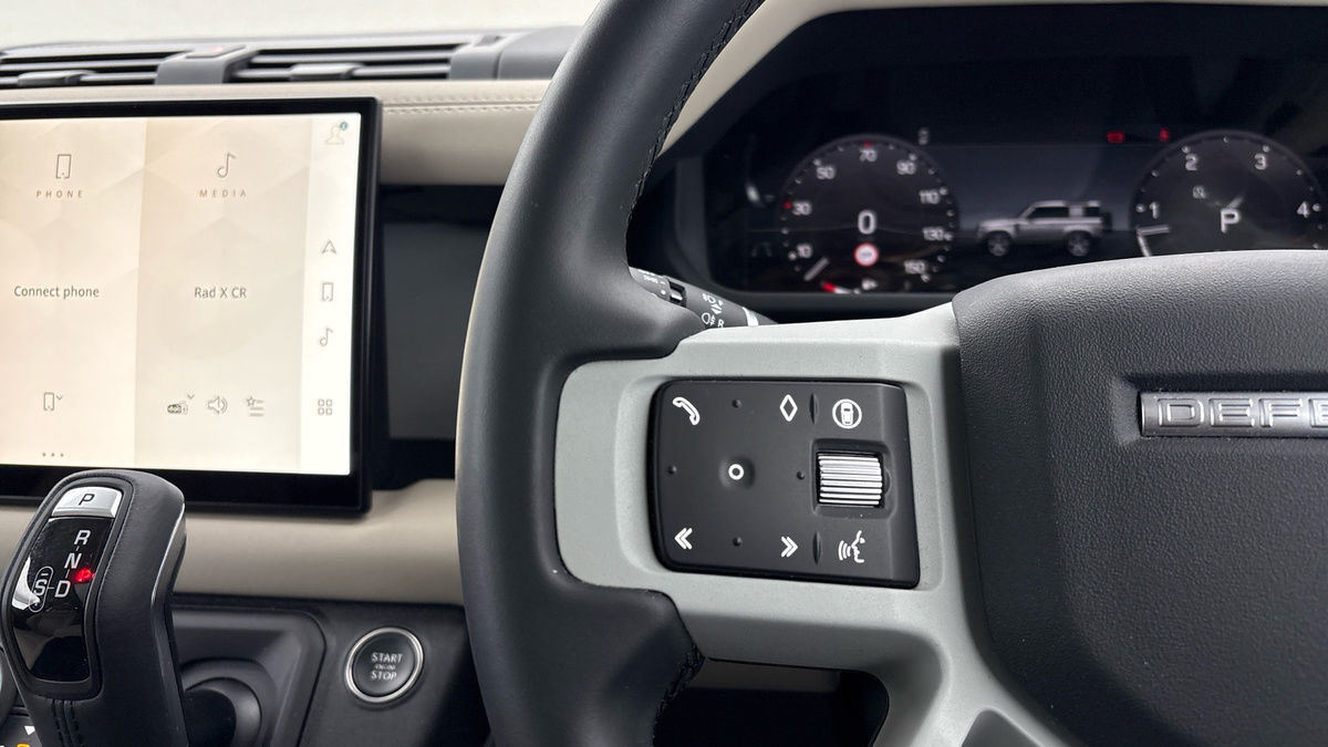 Land Rover Defender 90 Image 13