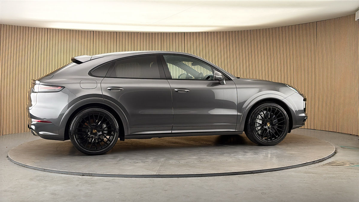 More views of Porsche Cayenne