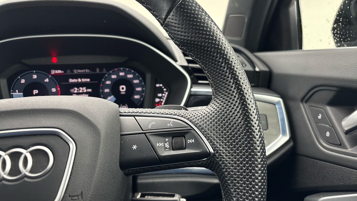 Audi Q3 Image 14