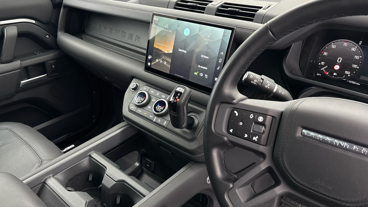 Land Rover Defender 110 Urban Image 18
