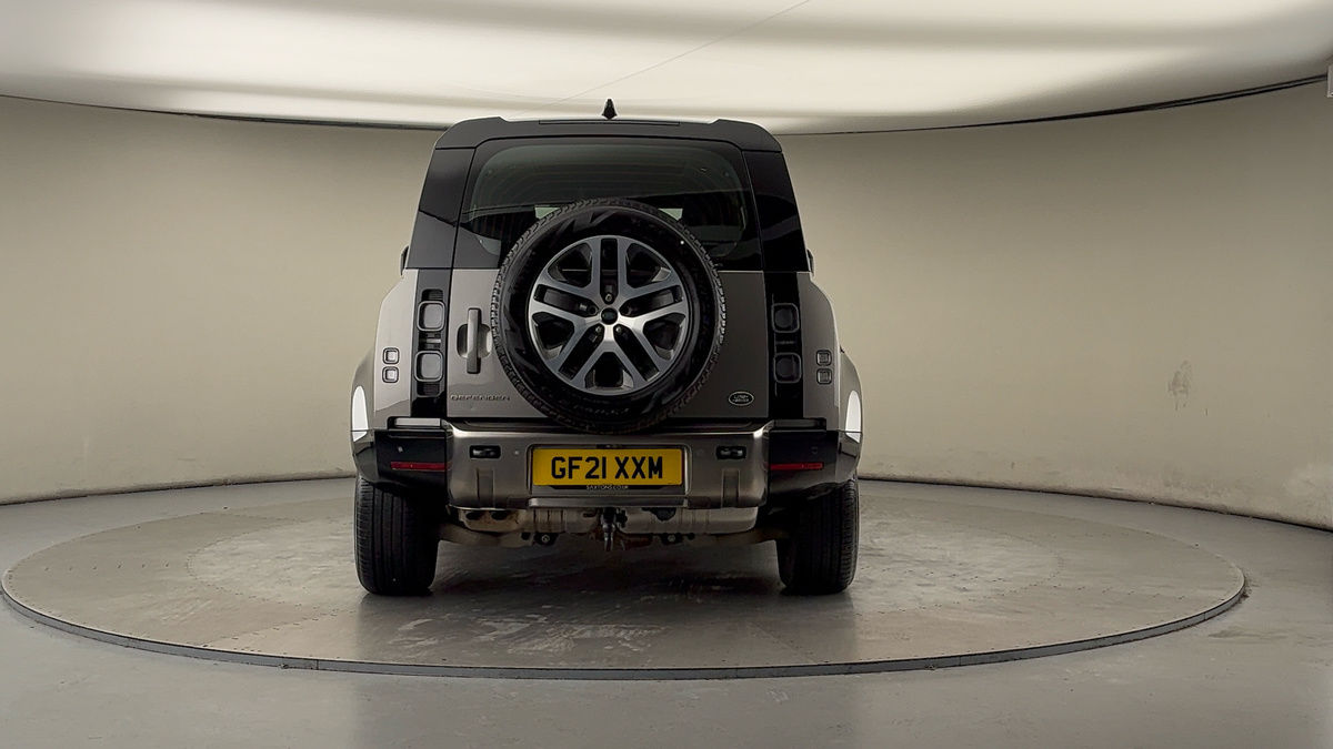 Land Rover Defender 110 Image 4