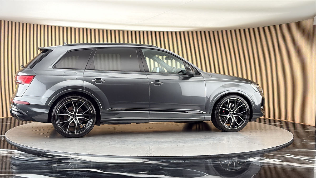 More views of Audi SQ7