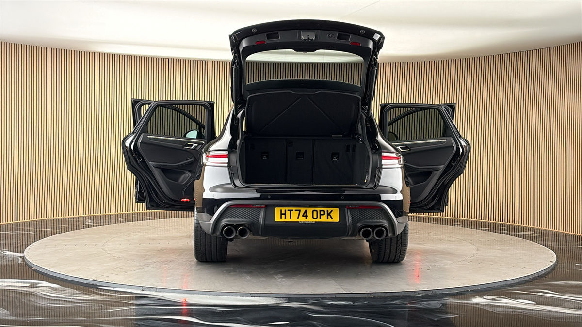 More views of Porsche Macan